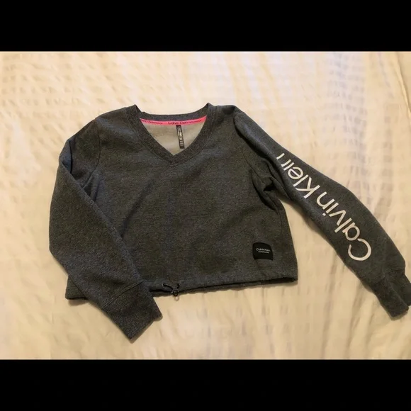 Calvin Klein cropped v-neck sweater, like new - Picture 2 of 3